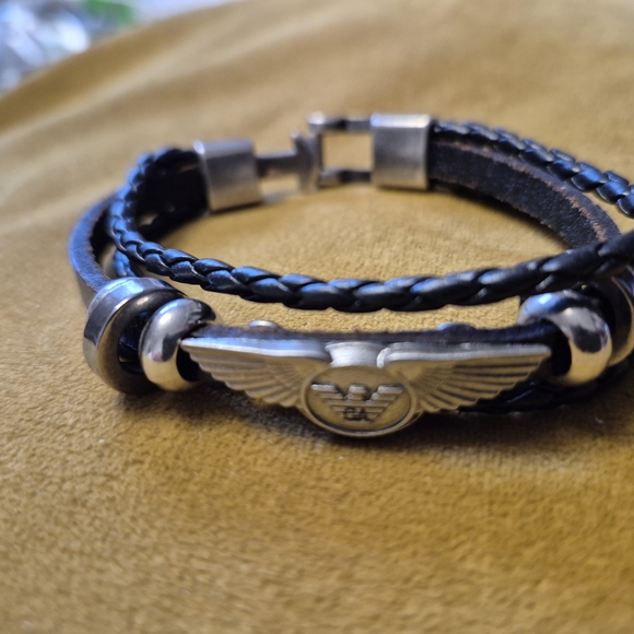 Giorgio ARMANi Black Leather With Metal Clasp - Picture 1 of 6